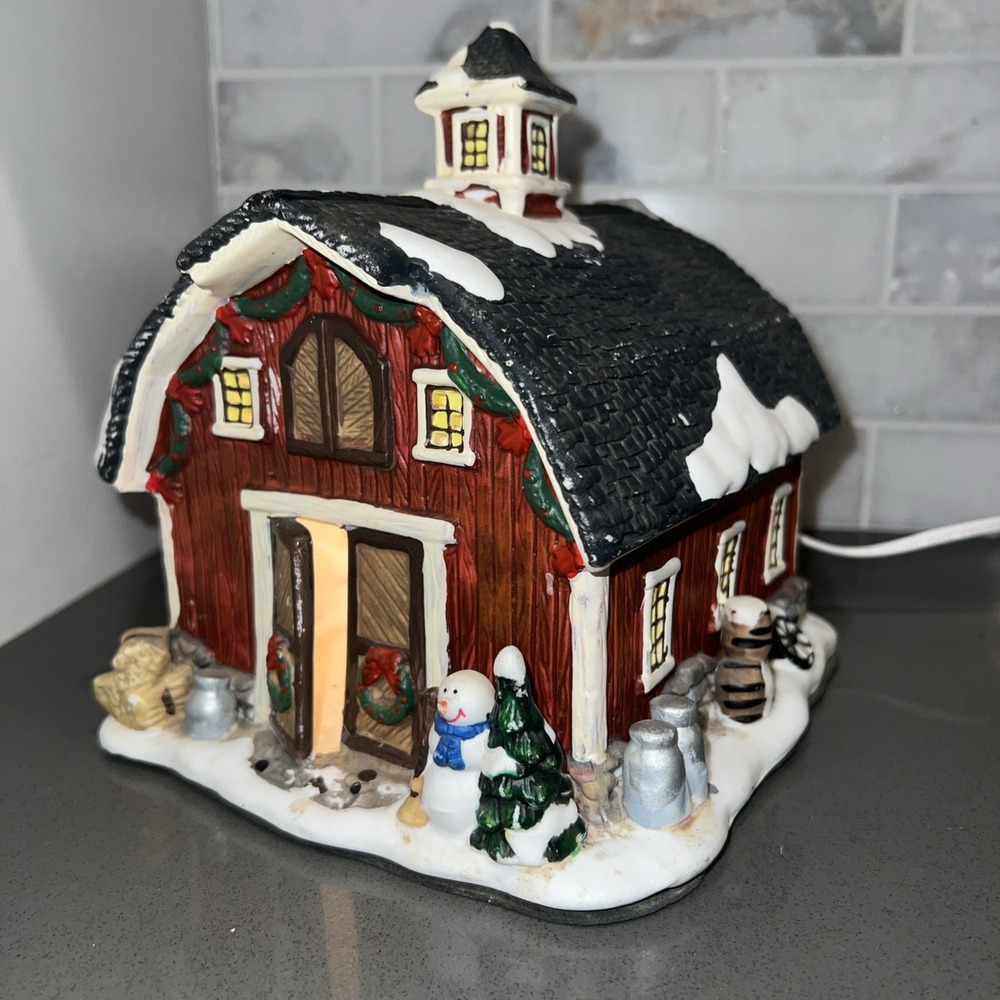 Holiday Time Christmas Village Country Barn Includes Cord Clear Bulb
